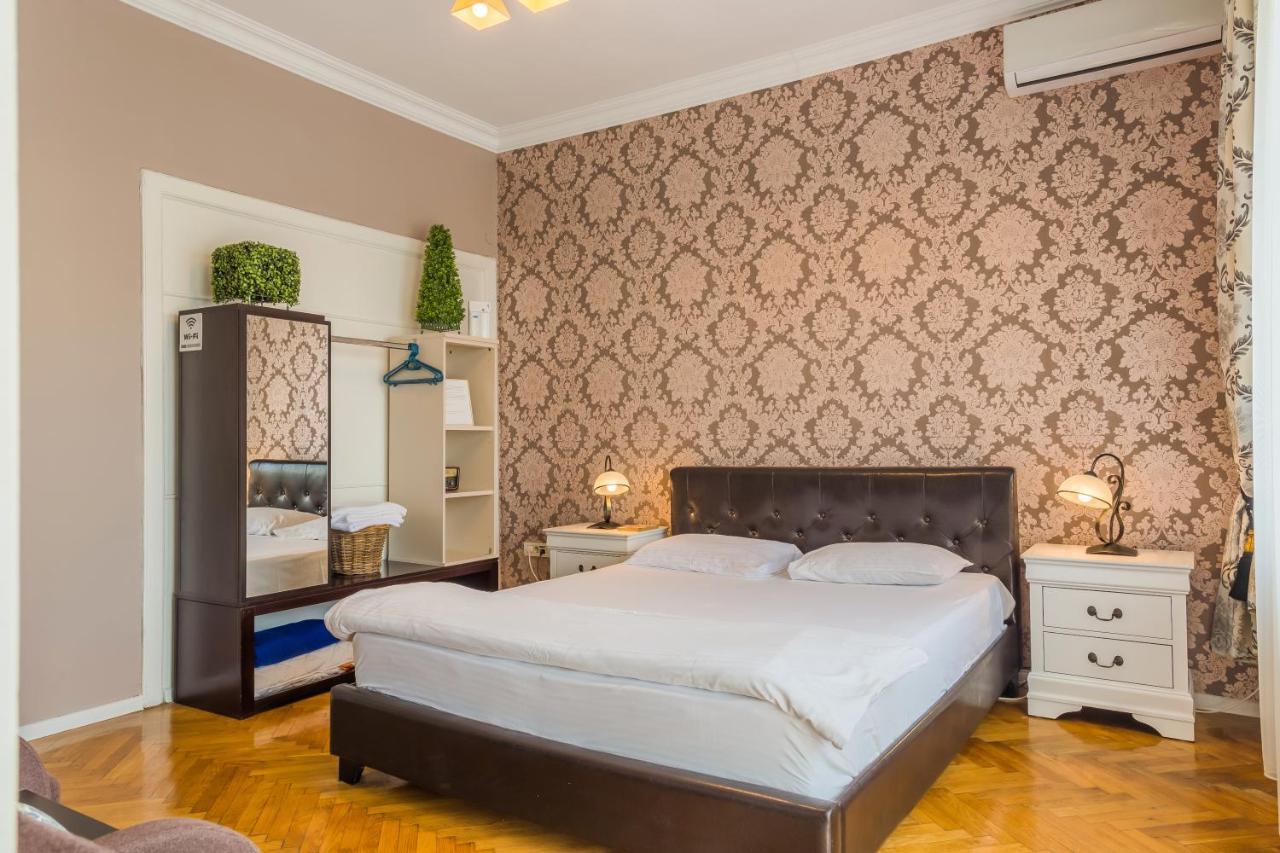 Deluxe Cismigiu Park Apartment Bucharest Exterior photo